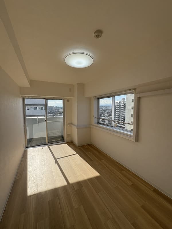 Room image 9