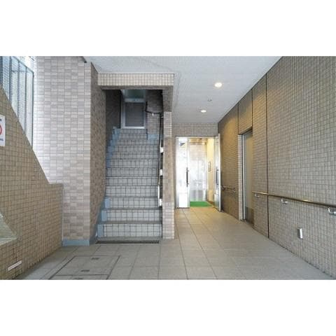 Room image 13