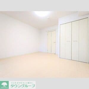 Room image 8