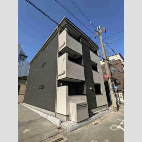 Main exterior of Rb Buzz Kitatsumi