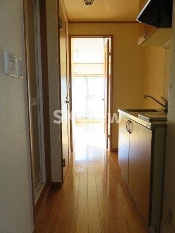 Room image 12