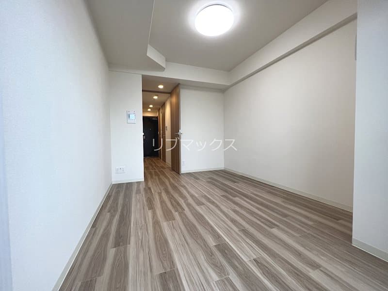 Room image 8