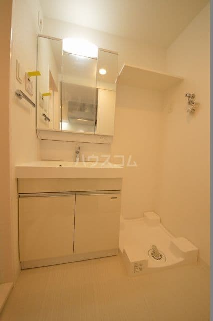 Room image 9