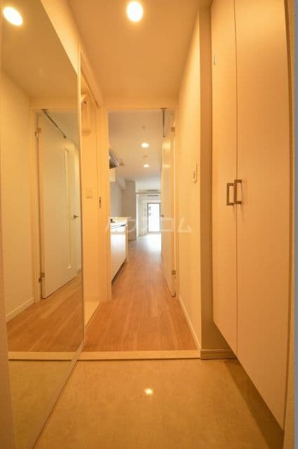 Room image 12
