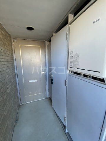 Room image 12