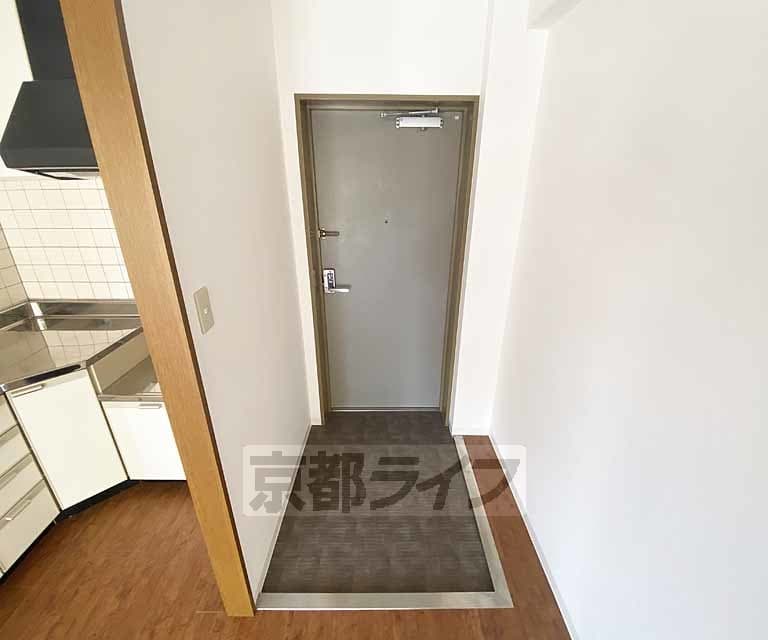 Room image 12