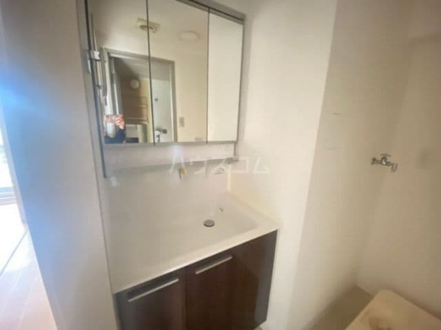 Room image 9