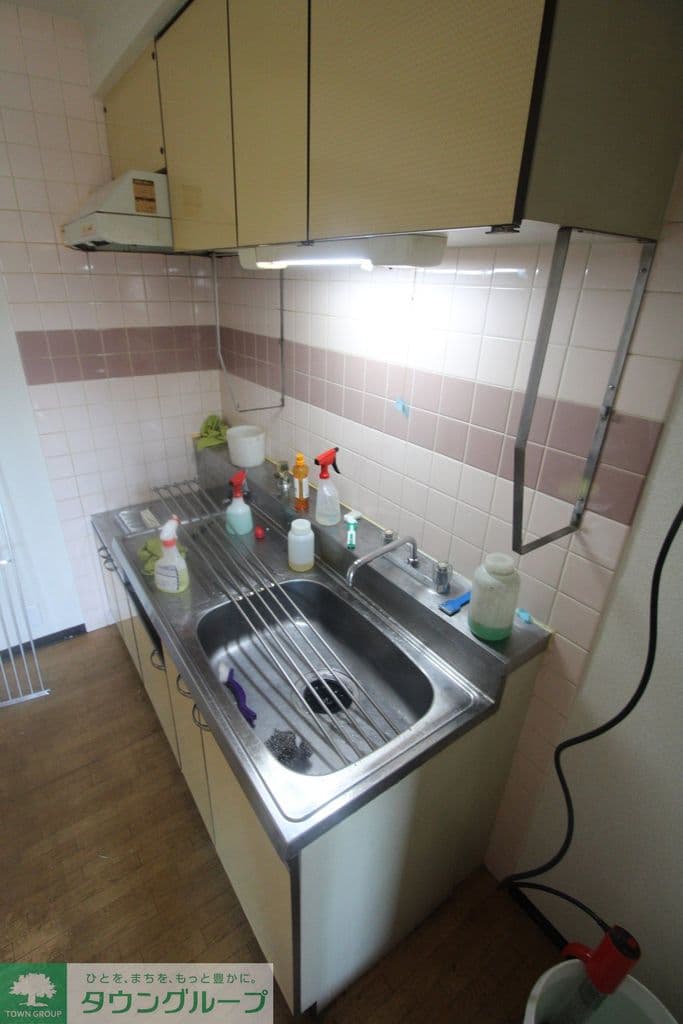 Preview interior of MAISON 405  