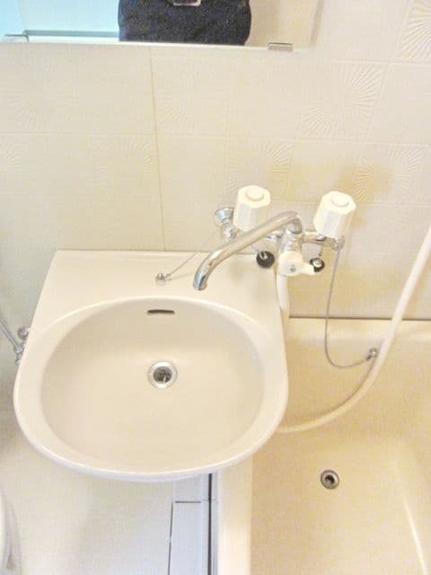 Room image 8