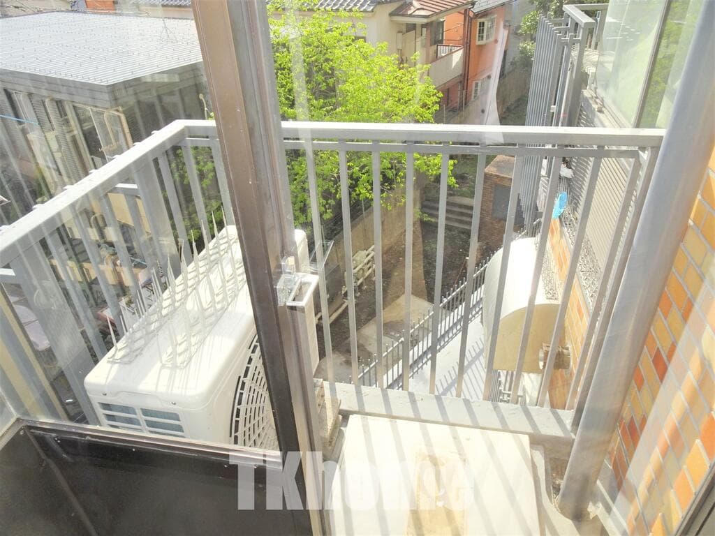 Room image 8