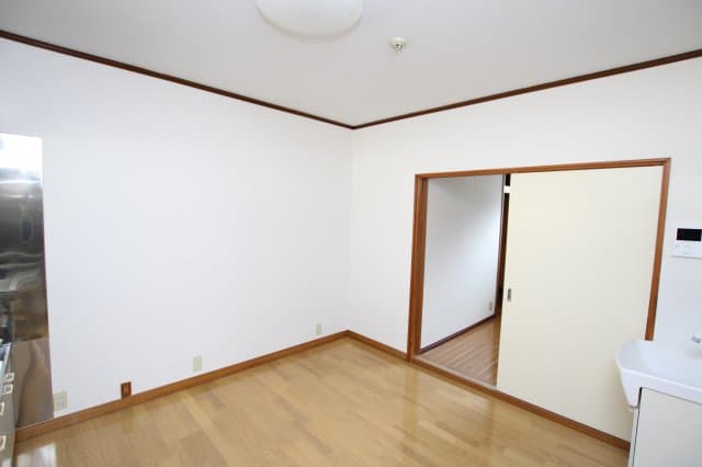 Room image 8