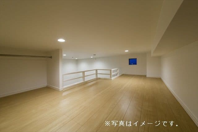 Room image 13