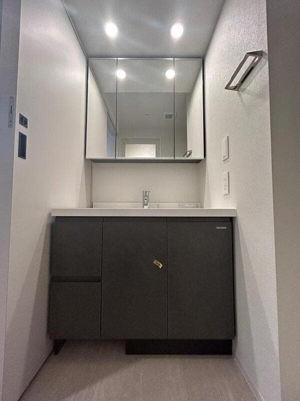 Room image 12