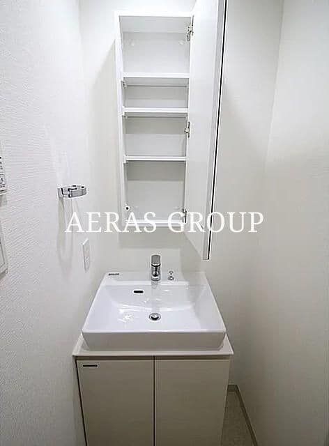 Room image 8
