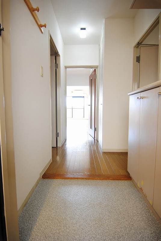 Room image 12