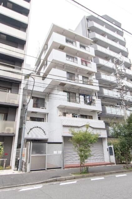 Main exterior of Lions Mansion Yoshinacho No. 2