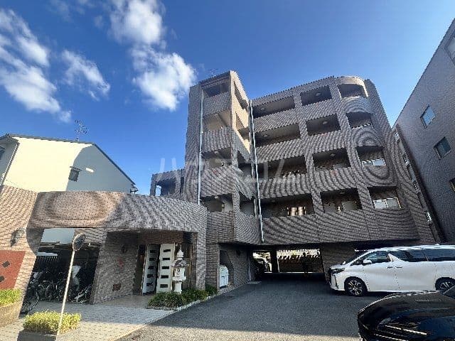 Main exterior of Eminence Court ✨[RT]