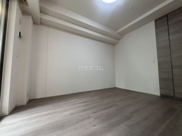 Room image 8