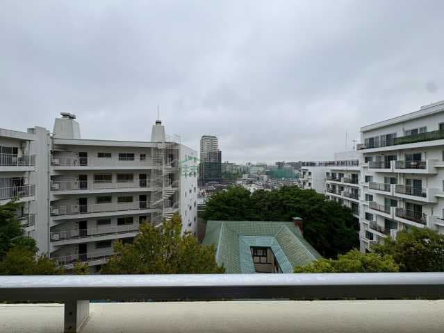 Room image 14