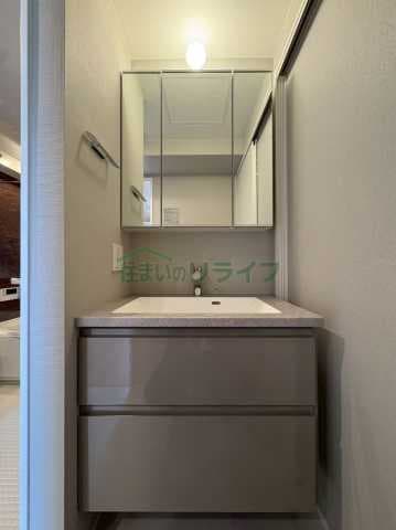 Room image 9