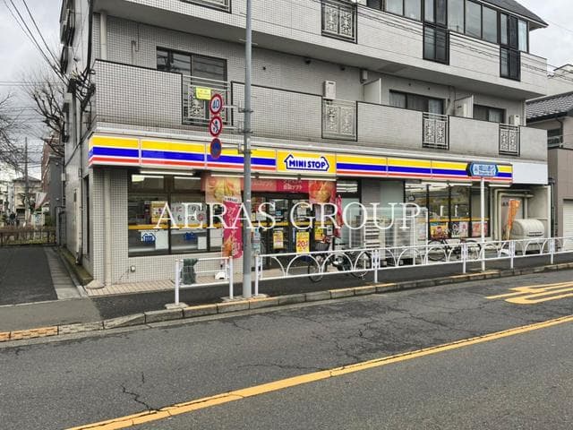 Room image 16
