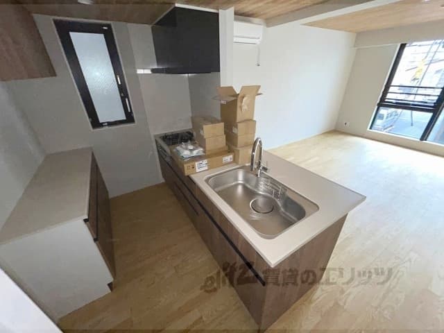 Preview interior of STANDZ Shijo Nishidoin