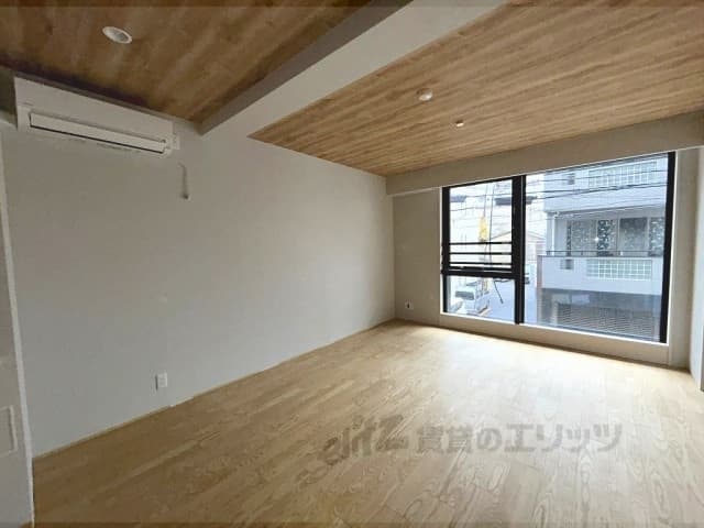 Preview interior of STANDZ Shijo Nishidoin