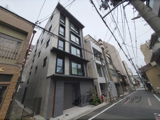 Main exterior of STANDZ Shijo Nishidoin