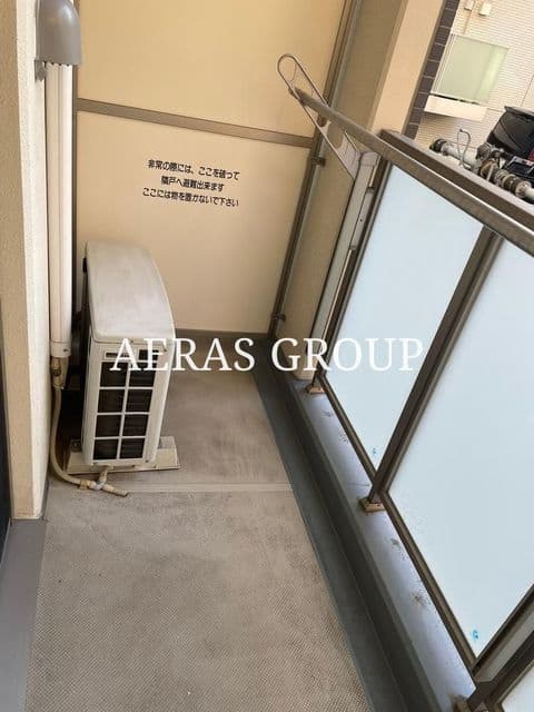 Room image 11