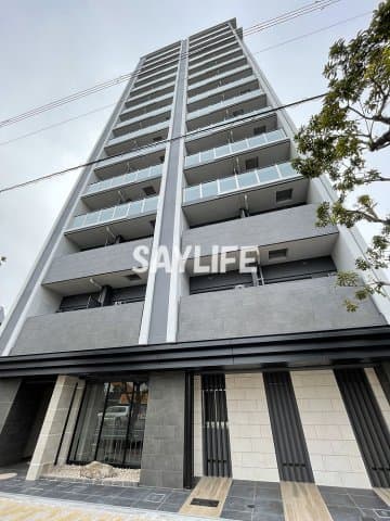 Main exterior of World Eye Osaka Castle EAST Advance s✨[RT]