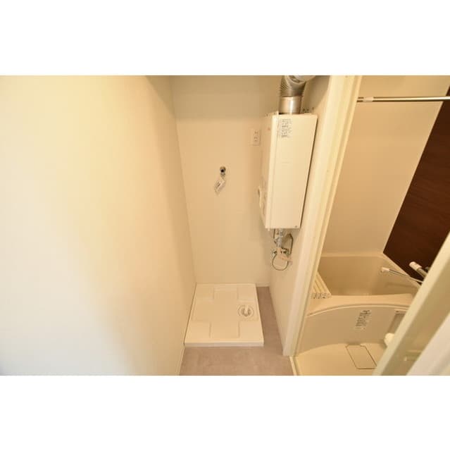 Room image 13