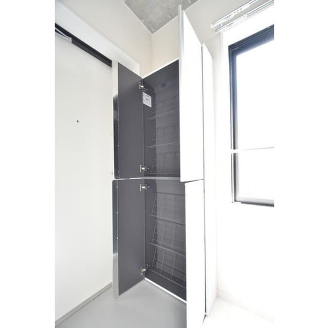 Room image 9