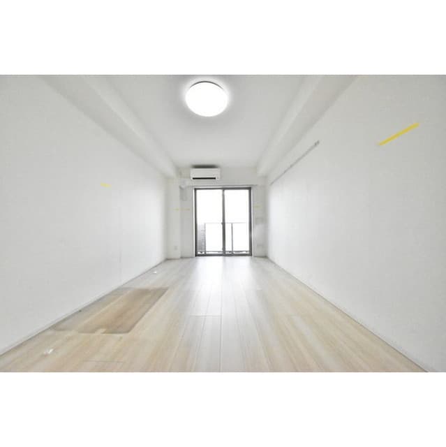 Preview interior of Juile Parfait Hirai