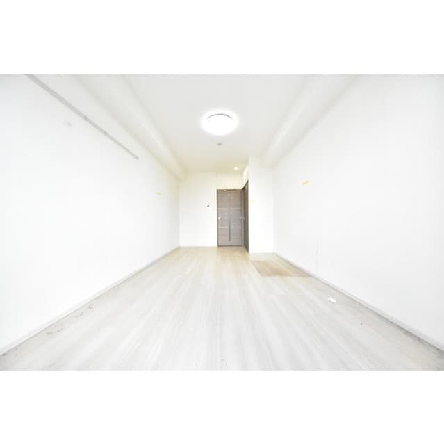 Preview interior of Juile Parfait Hirai