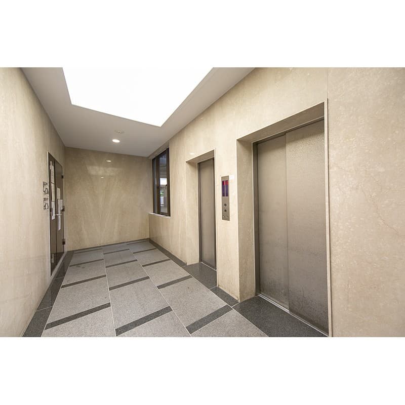 Room image 8