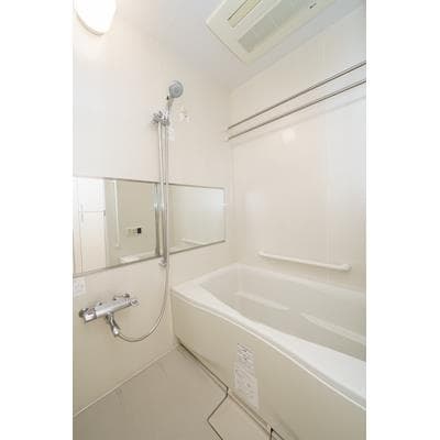 Room image 10