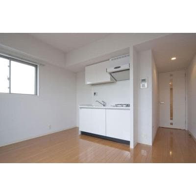 Room image 10