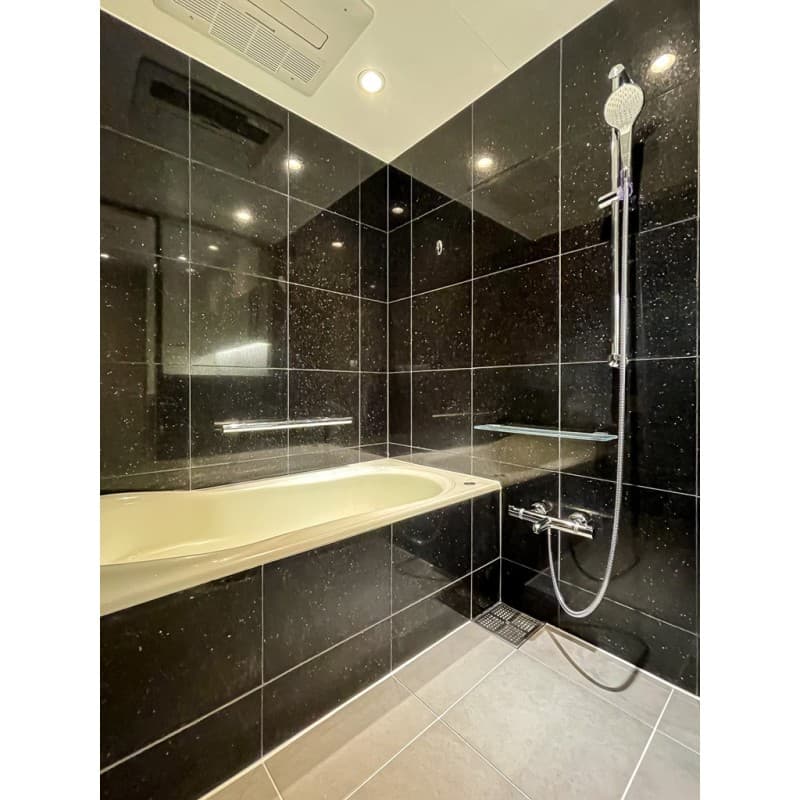 Room image 10