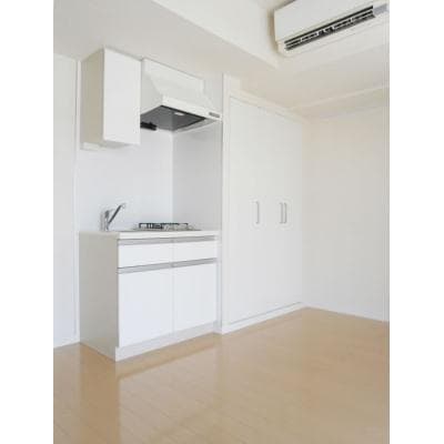 Room image 8