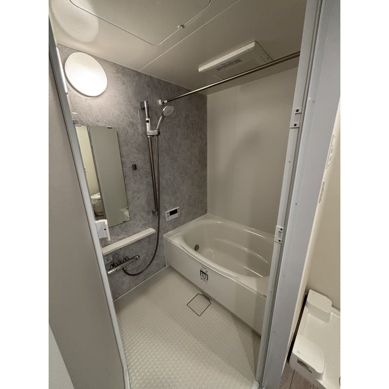 Room image 10