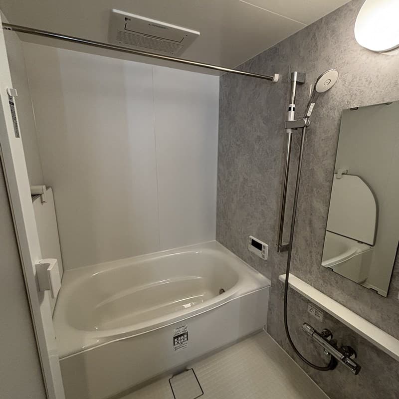 Room image 10