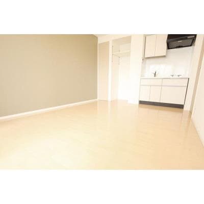 Room image 8
