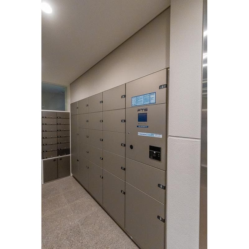 Room image 8