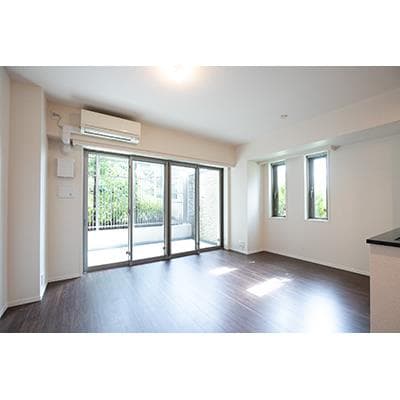 Room image 10