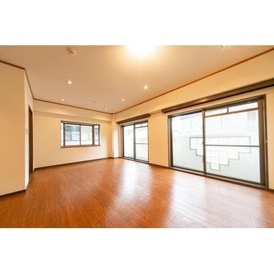 Room image 9
