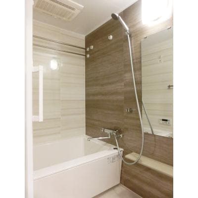 Room image 9
