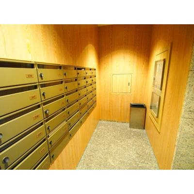 Room image 8