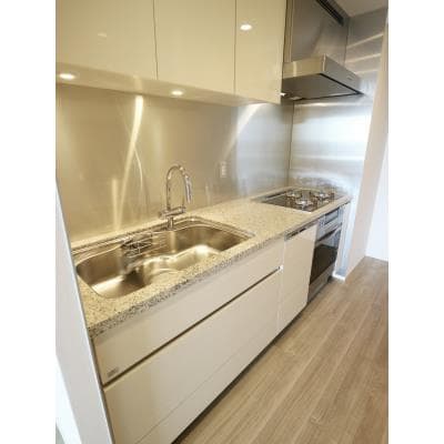 Room image 9