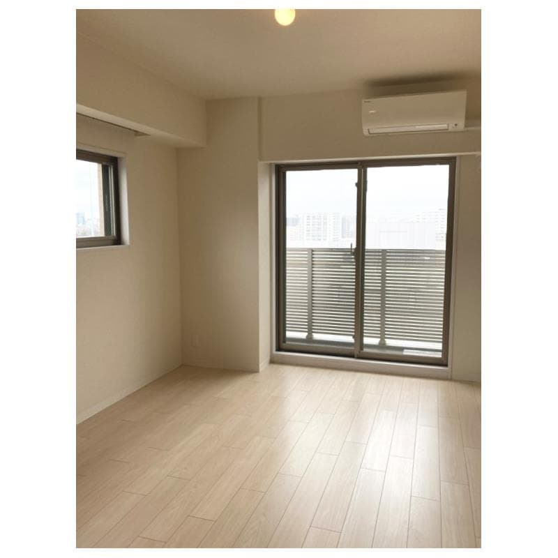 Room image 10