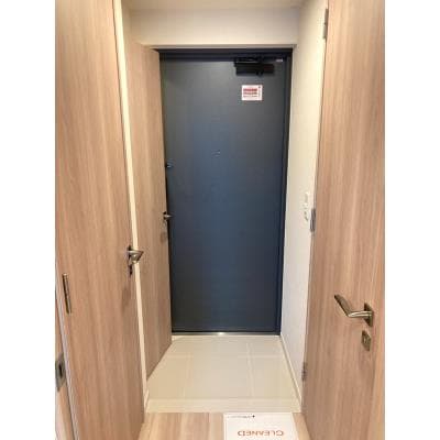 Room image 8